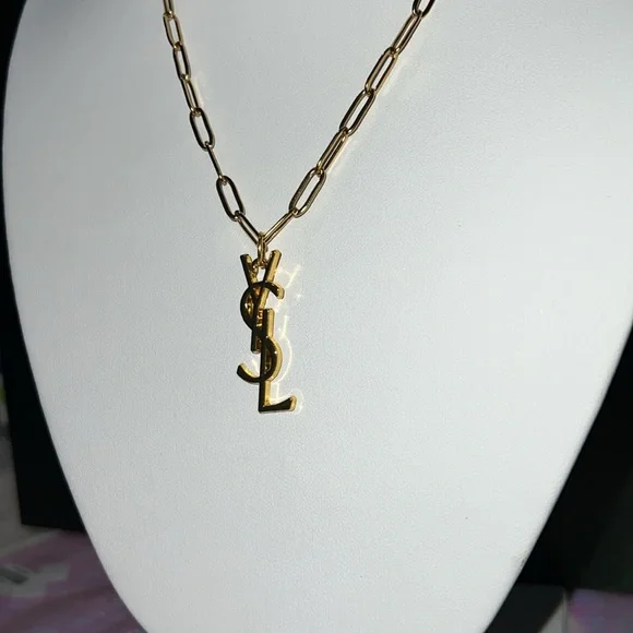 1408. Elegant YSL zipper pull / charm on a 18k gold plated necklace. - Picture 3 of 5